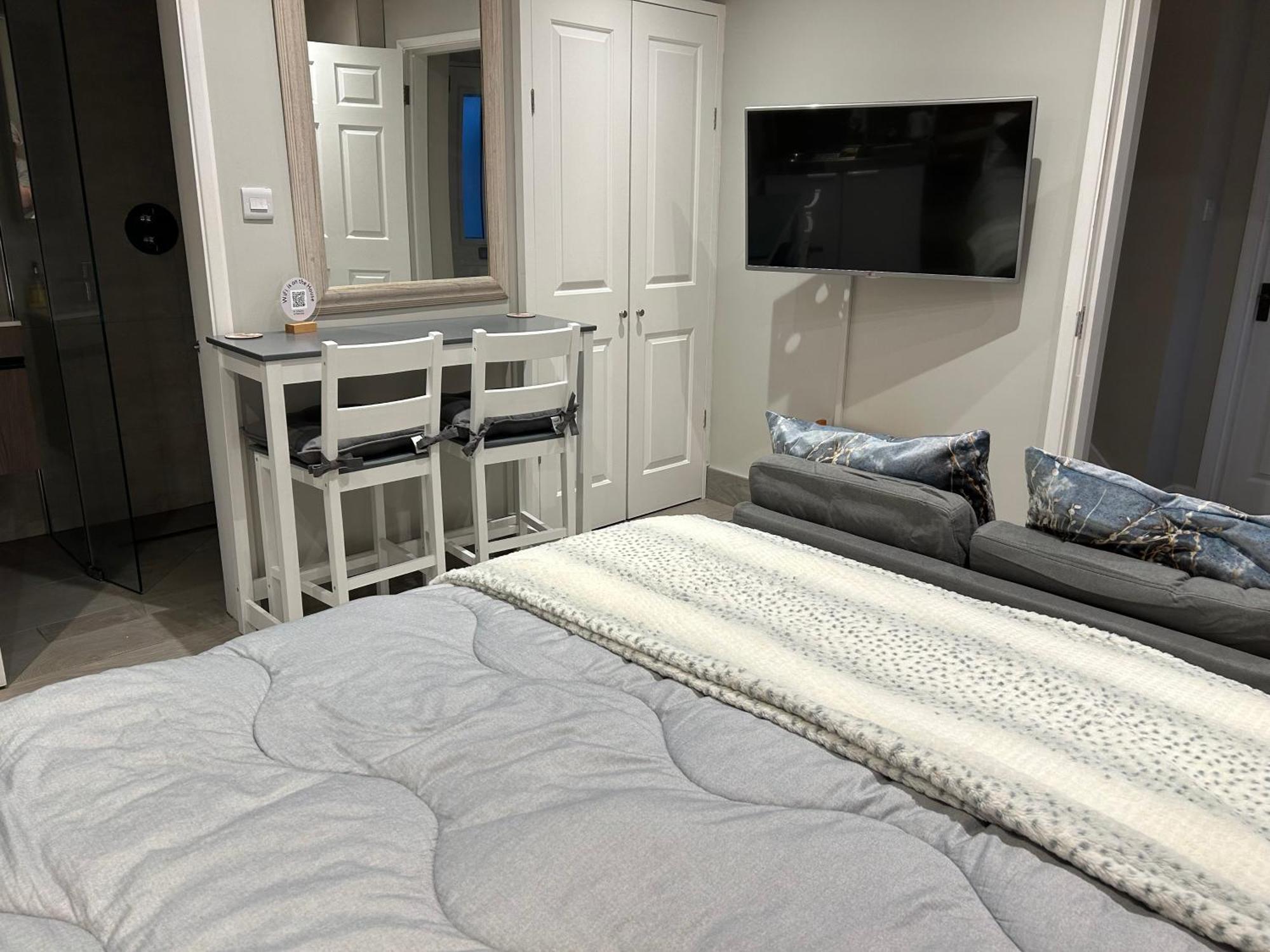 Arlington - Private Room And En-Suite Woking Ngoại thất bức ảnh